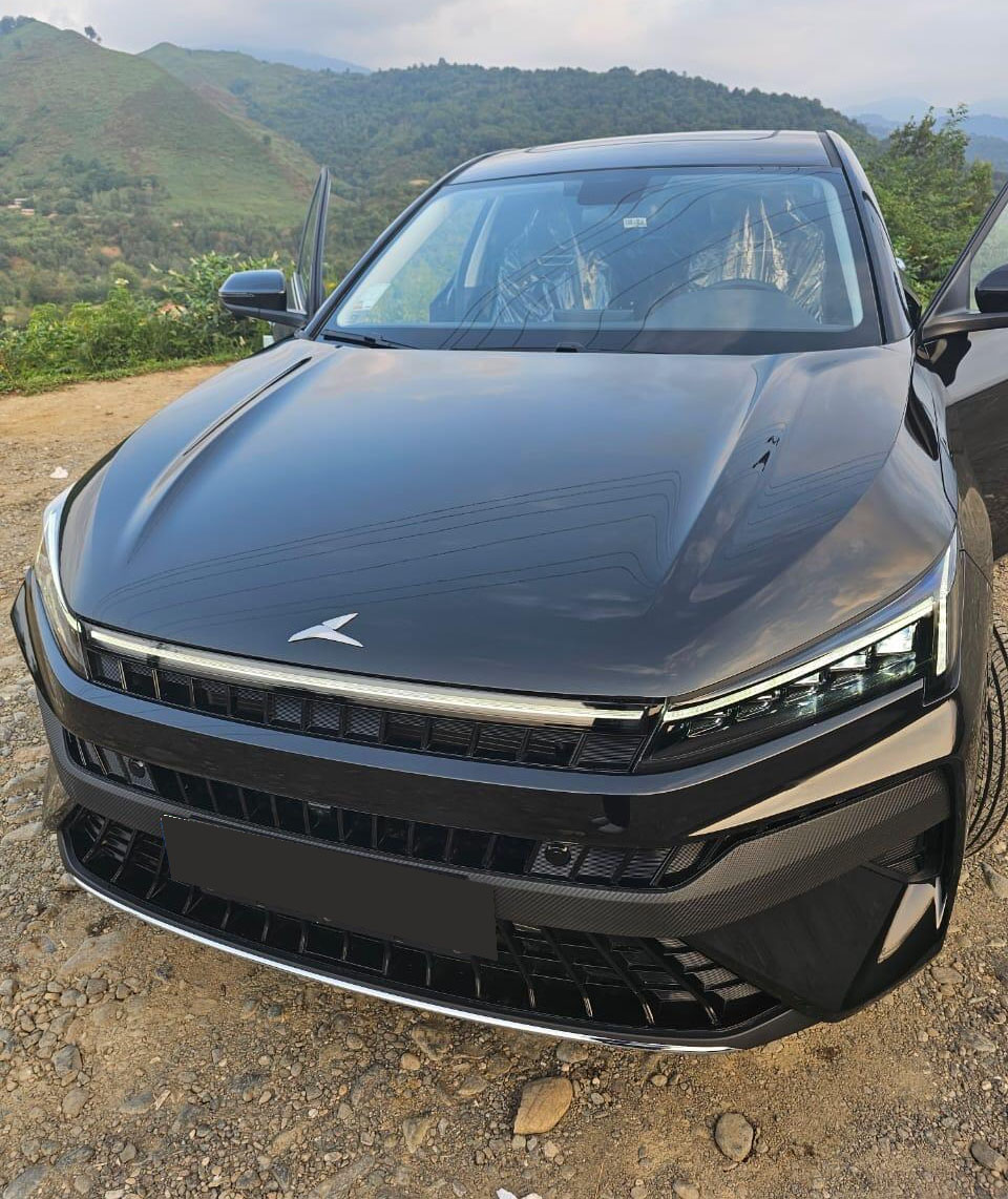 کی ام سی J7