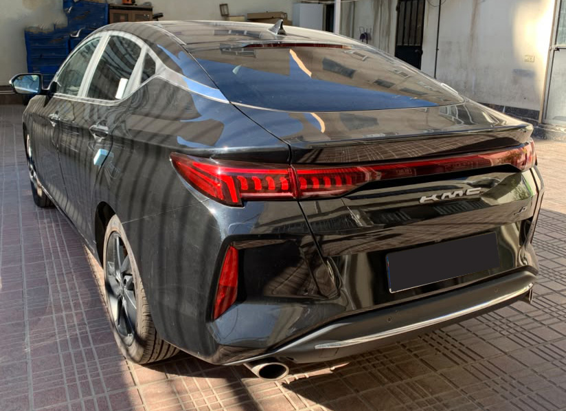 کی ام سی J7