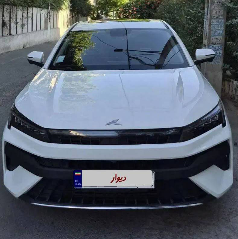 کی ام سی  J7