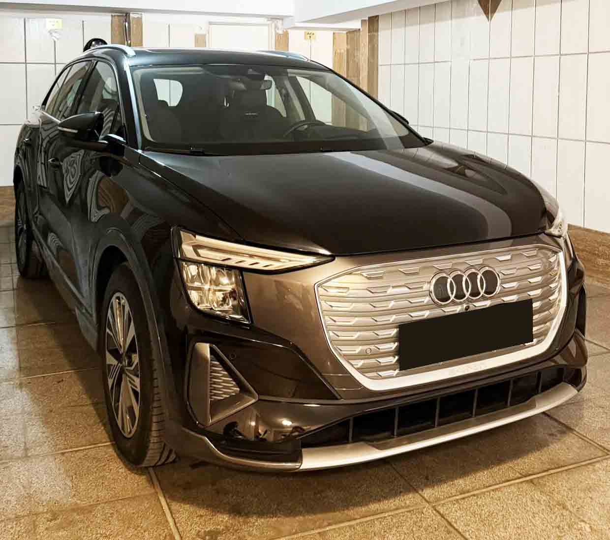 آگهی آئودی Q5e-tron - آئودی