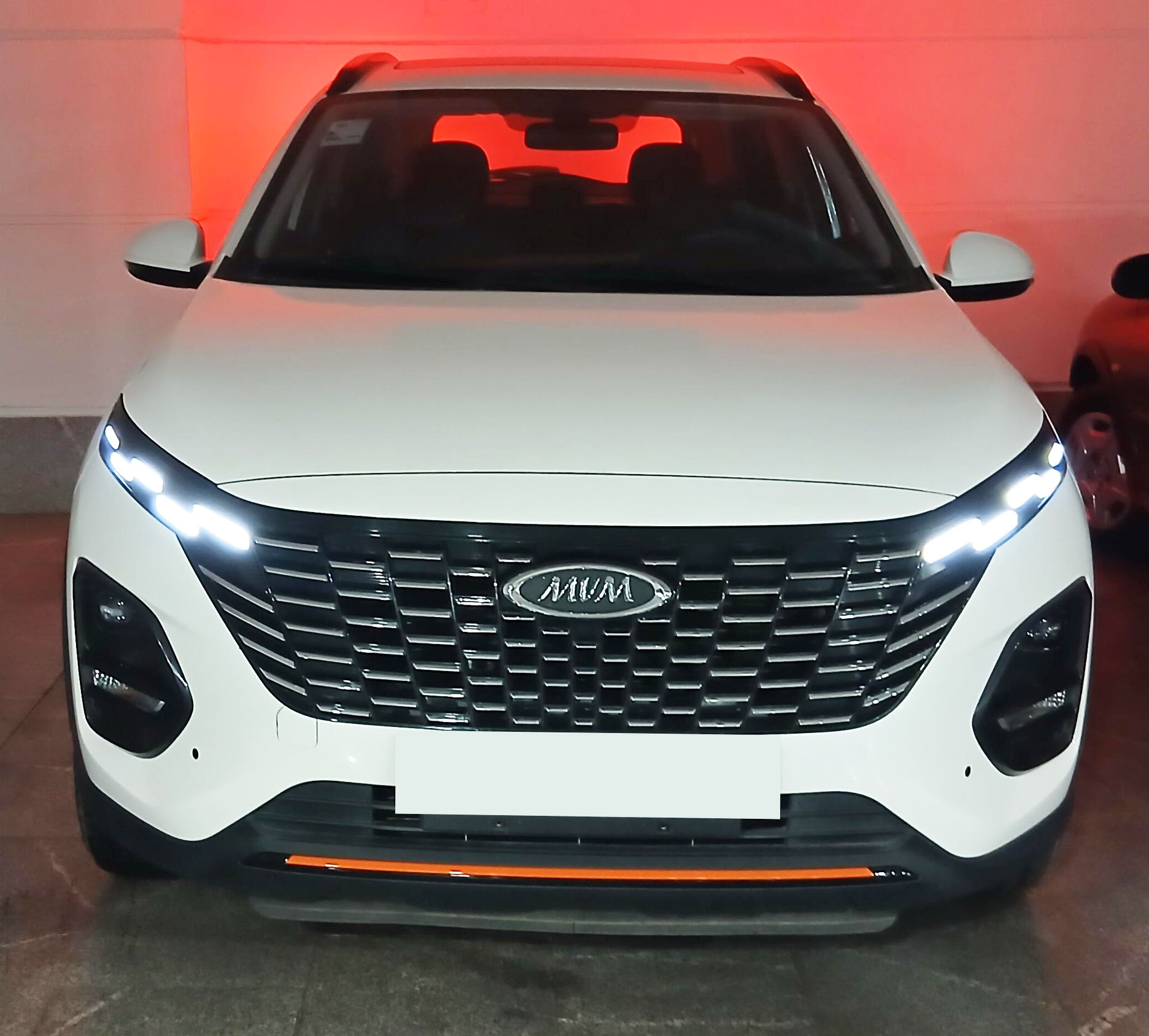 ام وی ام X33 کراس